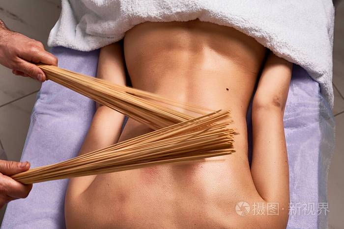 少妇综合亚洲的相关介绍
