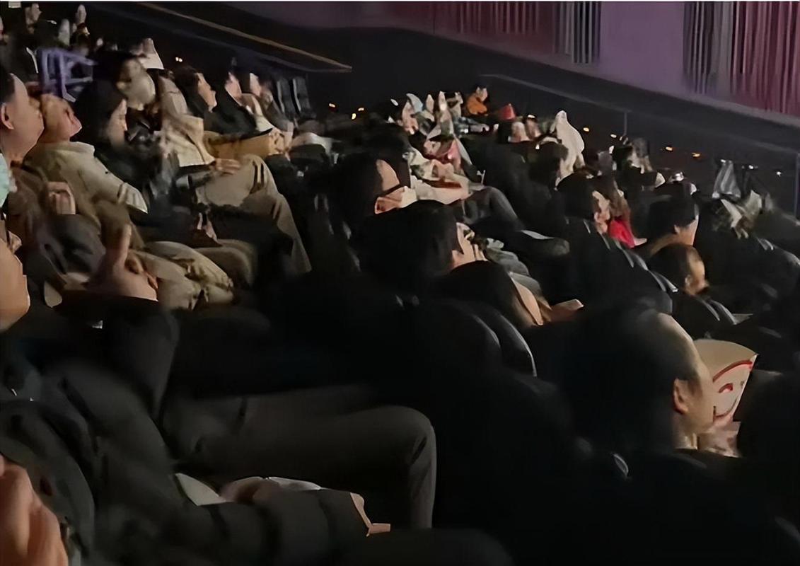 亚洲美女自拍偷拍按摩性av的相关介绍